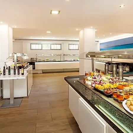 Otel Globales Lord Nelson Es Migjorn Gran